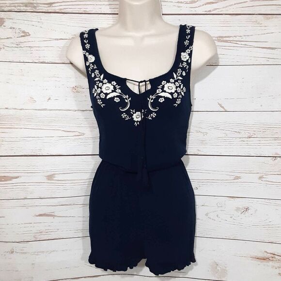 Cape Juby Navy Floral Lace Crepe Sleeveless Romper - Picture 2 of 9
